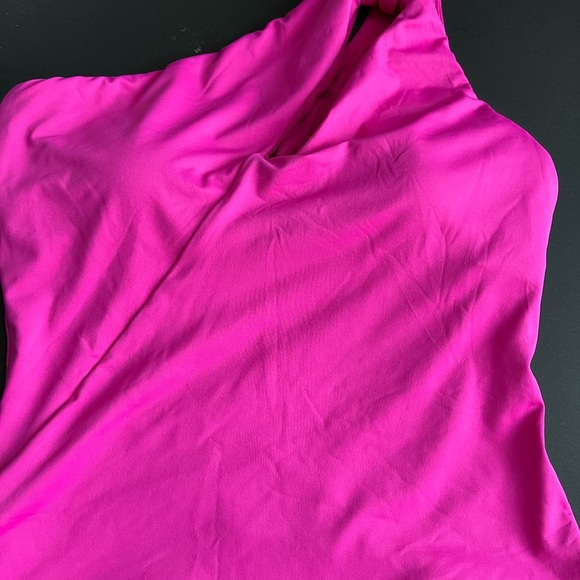 Carmen Marc Valvo Womens One-Shoulder One-Piece, Barbie Pink Azalea 8 - Picture 4 of 6